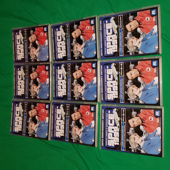 Space 1999 30th Anniversary Edition 17 DVD Box Set - Picture 3 of 6